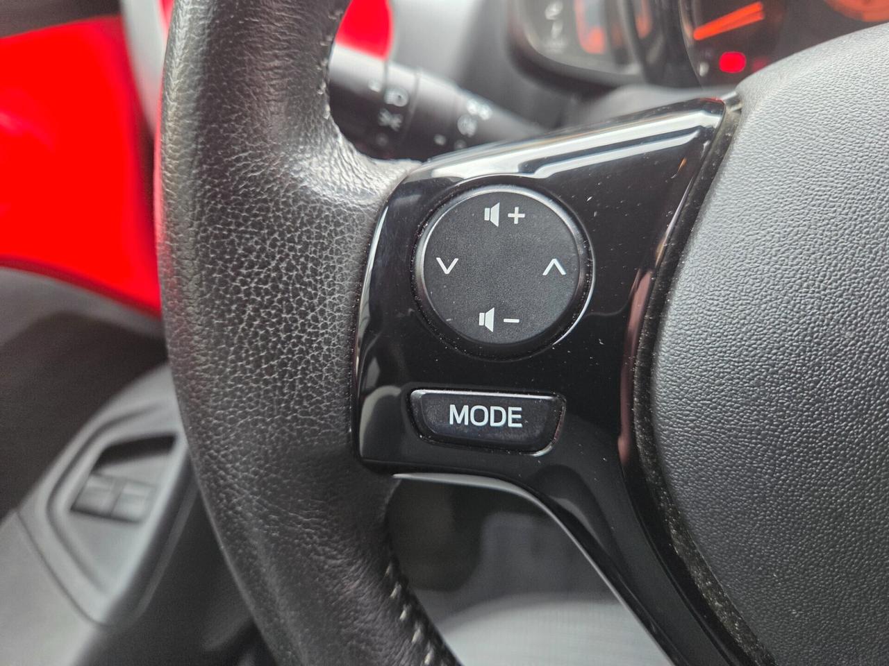 Toyota Aygo Connect 1.0 VVT-i 72 CV 5 porte X-Cool