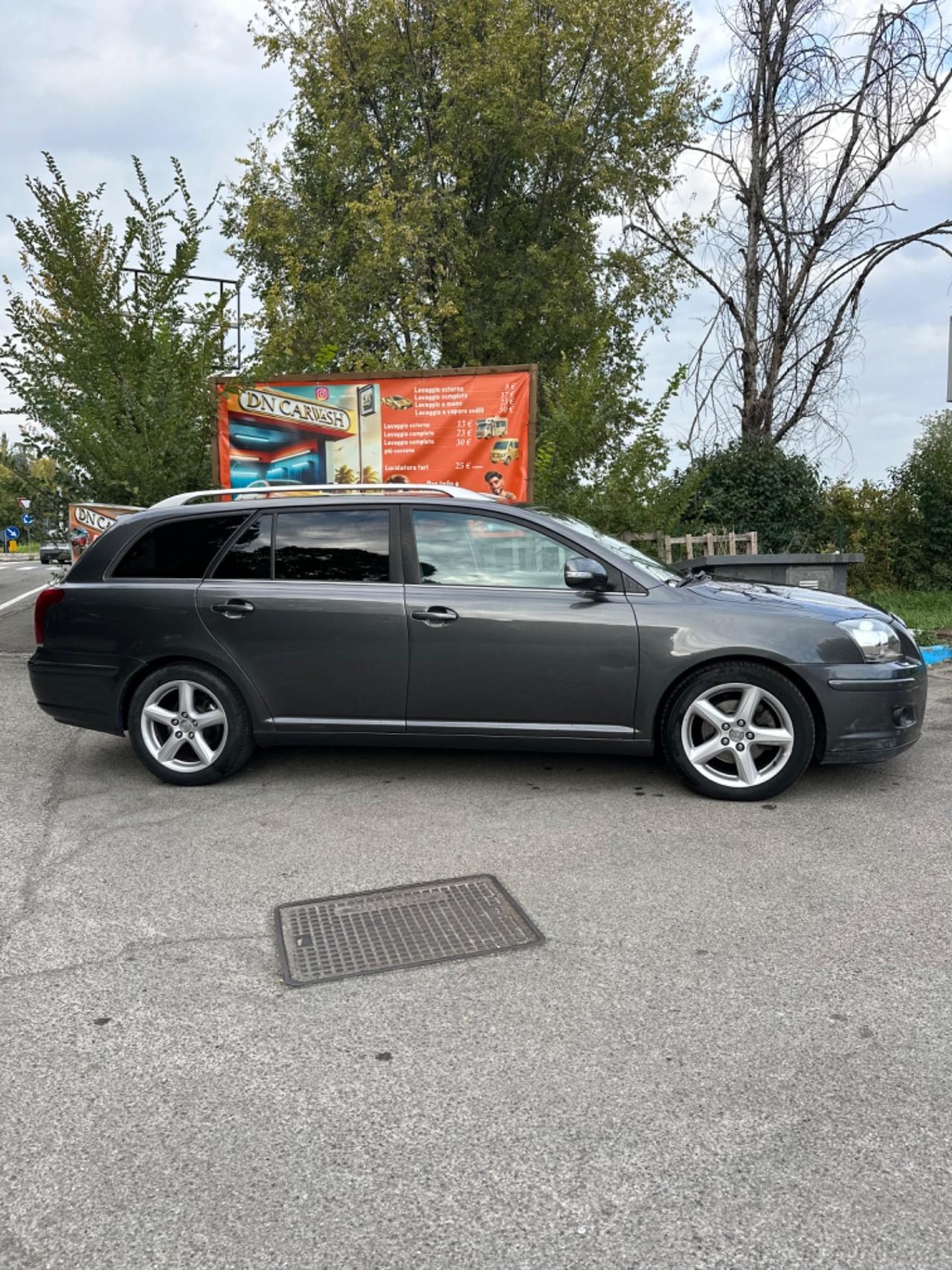 Toyota Avensis 2.0 D-4D 16V Station Wagon