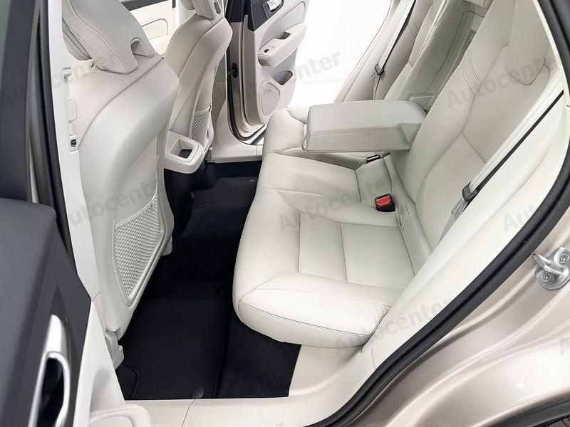 Volvo XC60 B4 (d) AWD AUT PLUS DARK **AUTOCARRO N1**