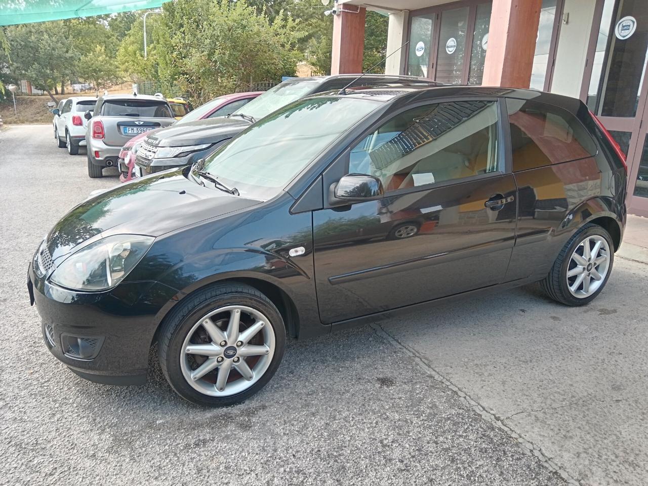 Ford Fiesta 1.4 TDCI 68CV TITANIUM NUOVISSIMA