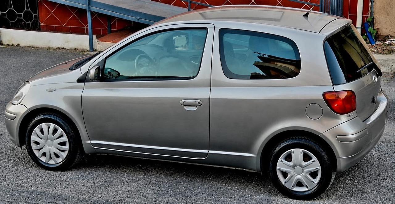 Toyota Yaris 1.0i 16V cat 3 porte Sol-2003