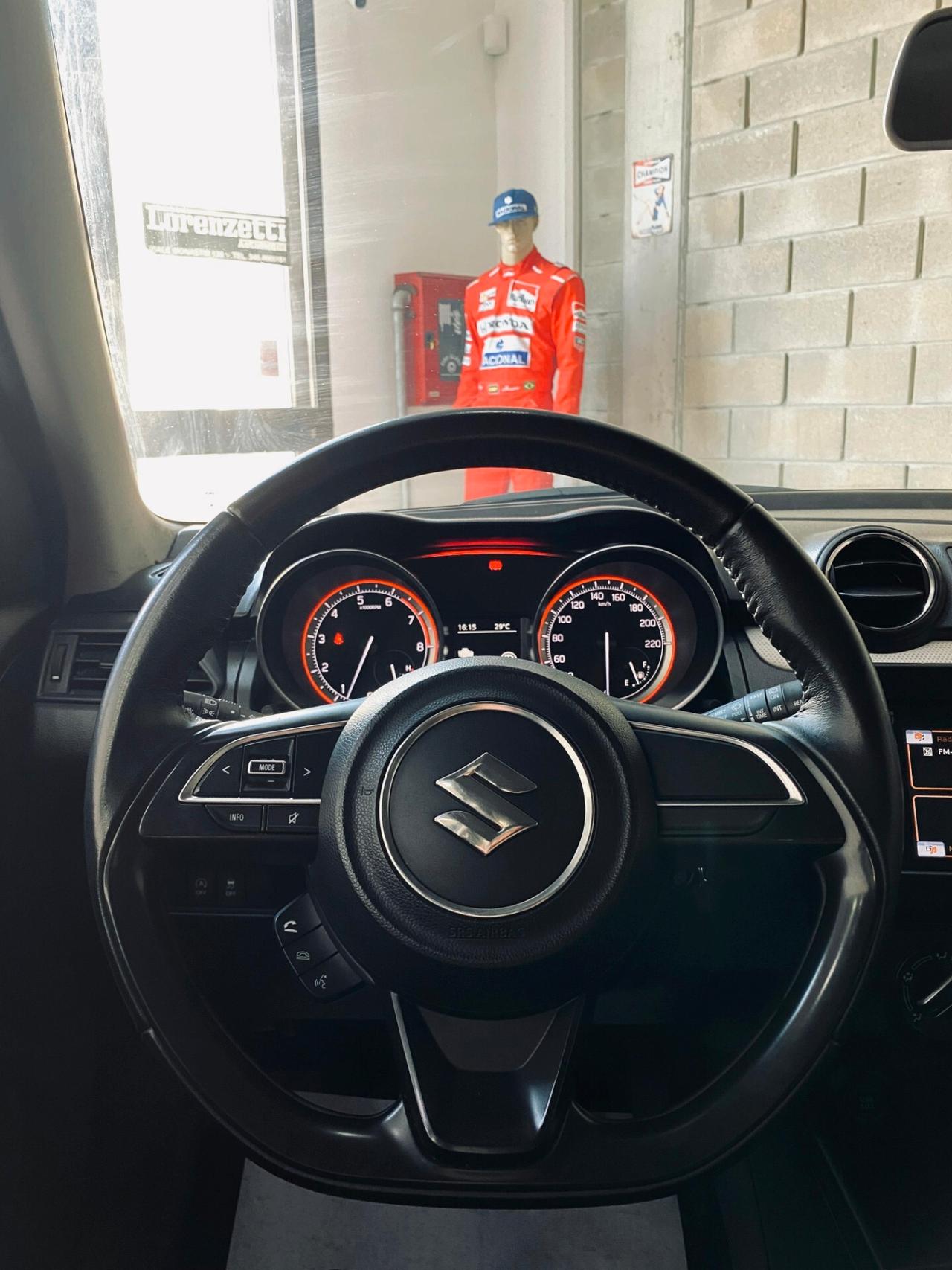 Suzuki Swift 1.2 Hybrid Top - GARANTITA