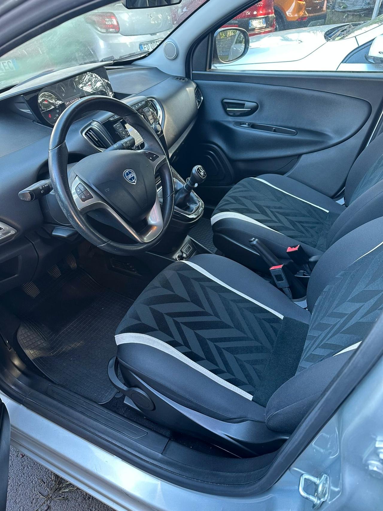 Lancia Ypsilon 1.2 69 CV 5 porte GPL Ecochic Gold