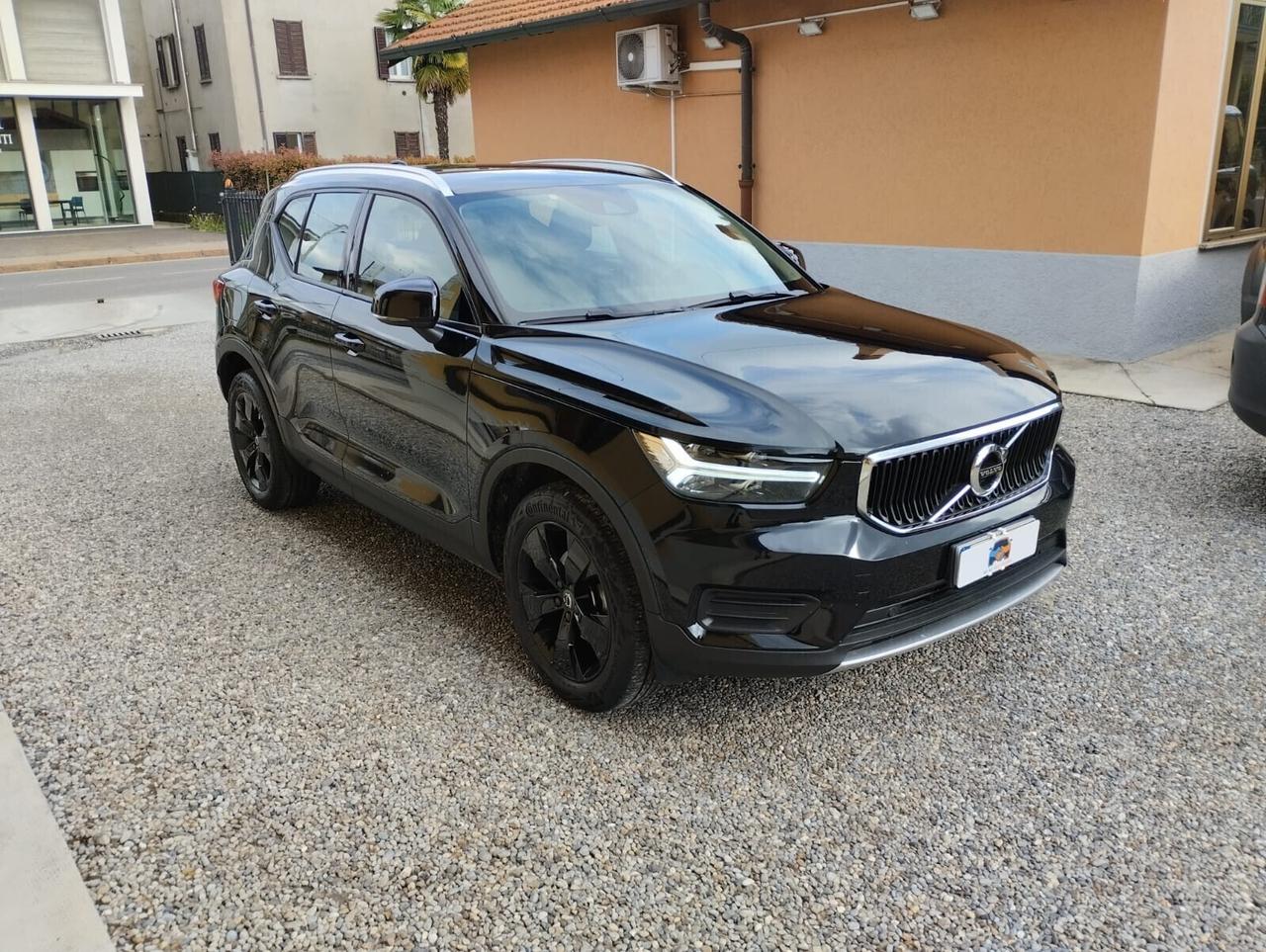 Volvo XC40 T2 Momentum Core