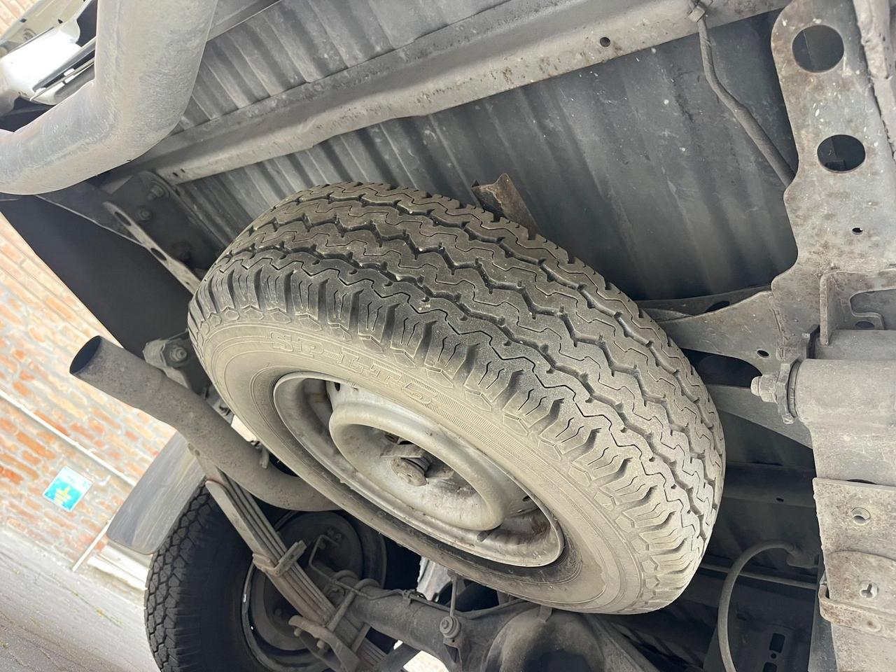 Toyota Hilux 2.4 2WD