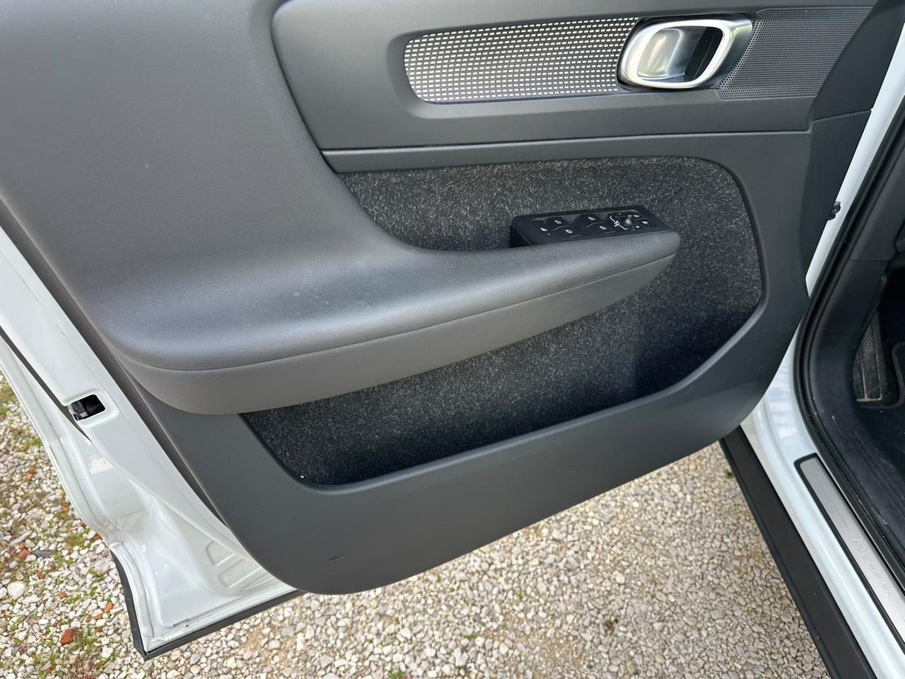 Volvo XC40 D3 AWD Geartronic R-DESIGN