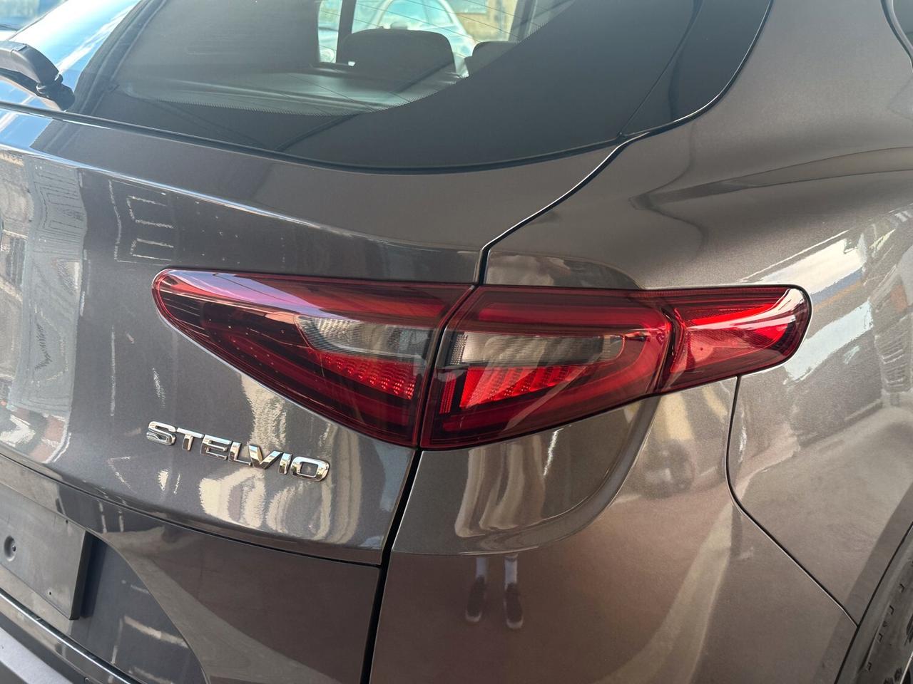 Alfa Romeo Stelvio 2.2 Turbodiesel 190 CV AT8 Q4 Business