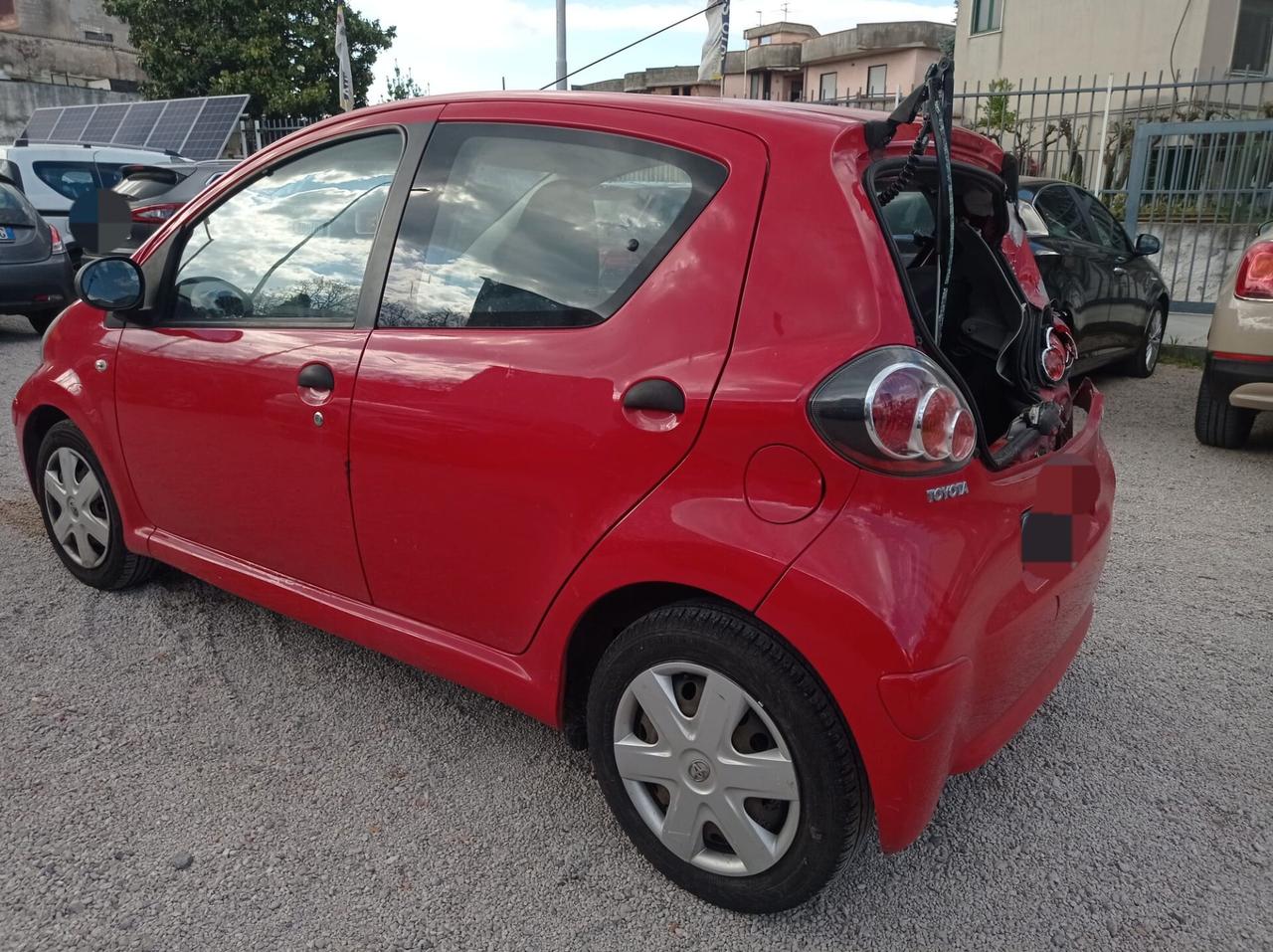 Toyota Aygo 1.0 12V VVT-i 5 porte Sol Connect-2012