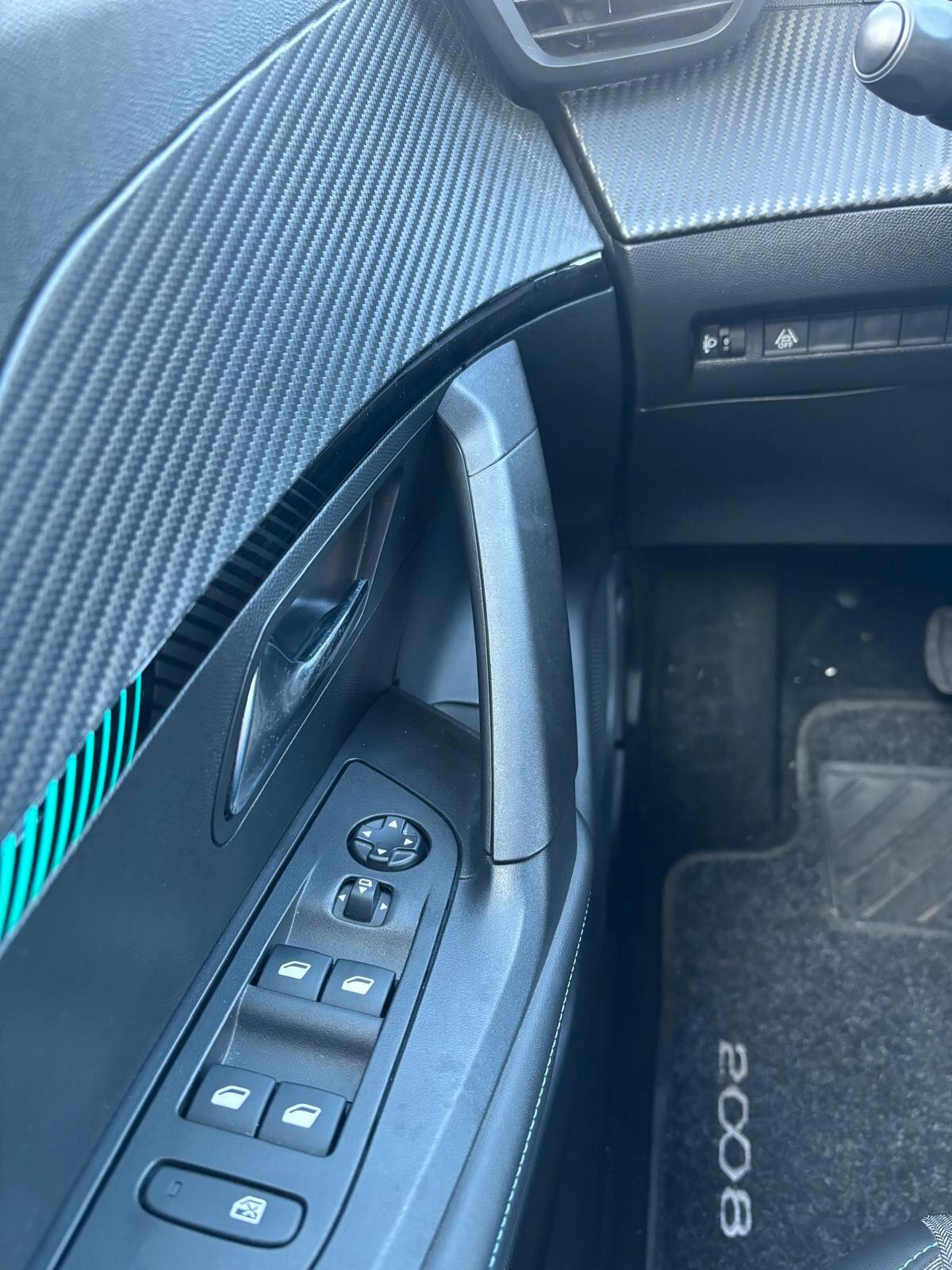 Peugeot 2008 Allure 2023 automatica