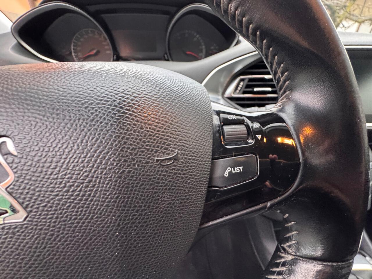 Peugeot 308 BlueHDi 130 S&S SW Allure