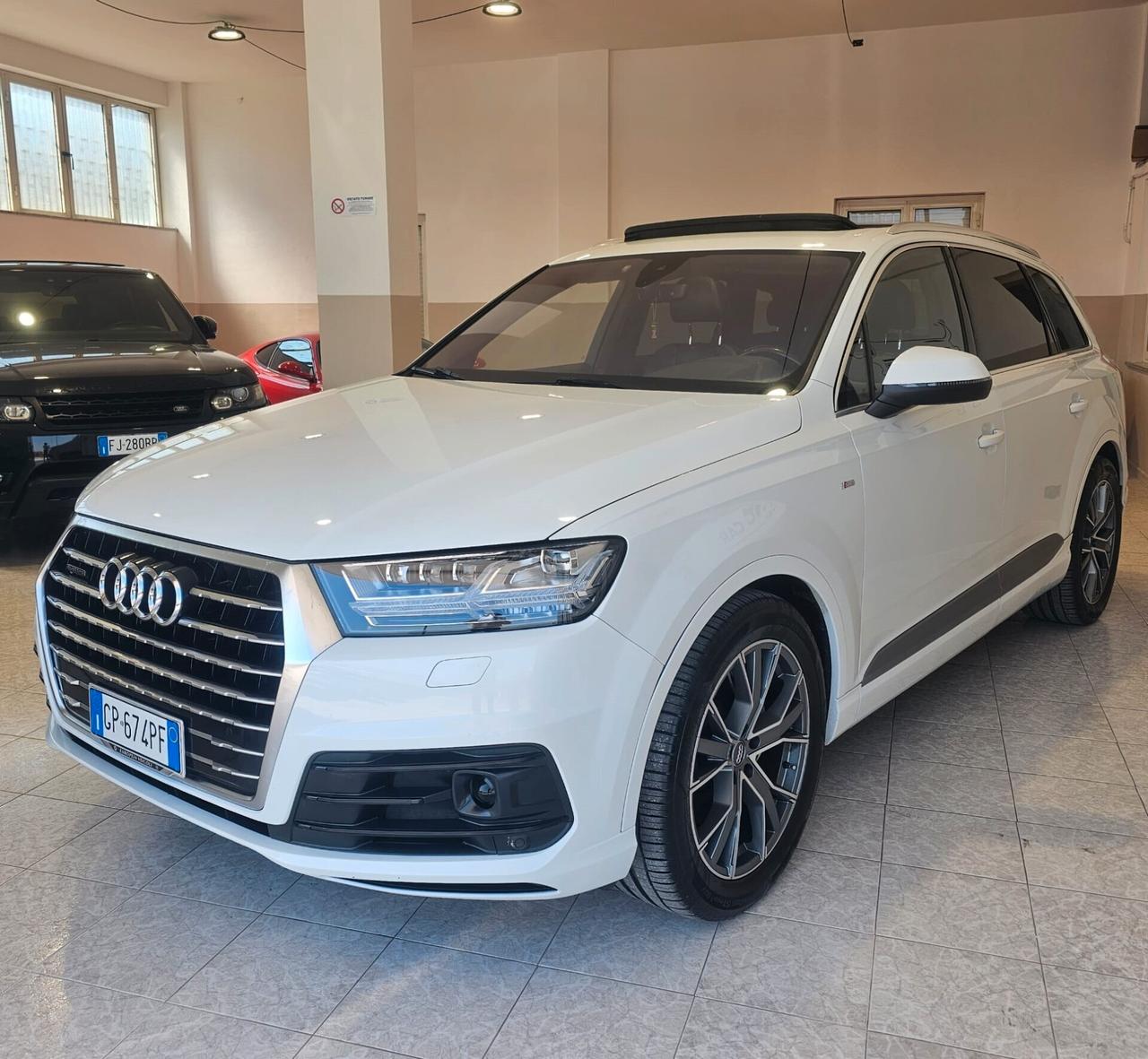 Audi Q7 S-LINE 7 POSTI Gancio / Tetto