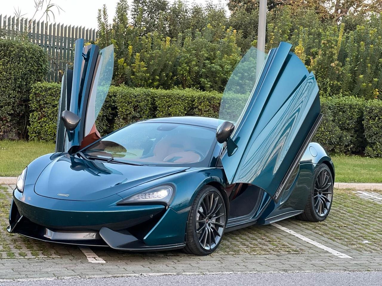 Mclaren 570GT Coupé - full carbon