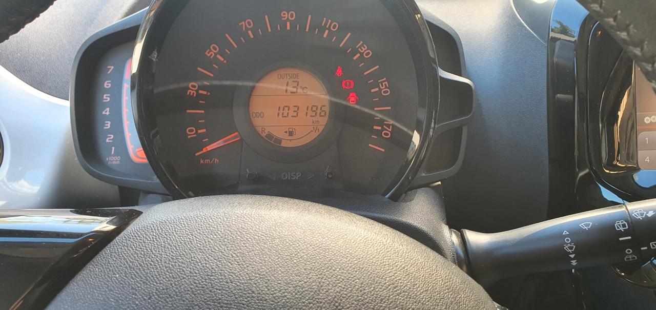 Toyota Aygo 1.0 VVT-i 69 CV 5 porte x-wave