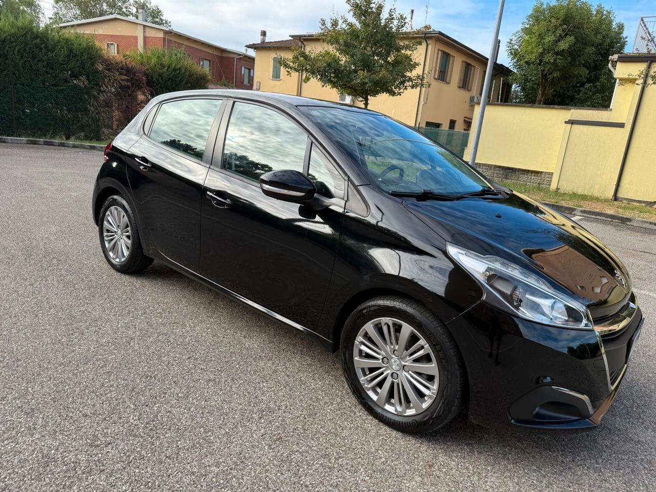 Peugeot 208 1.2 GPL - NAV. - NEOP. - 12 MESI DI GARANZIA -