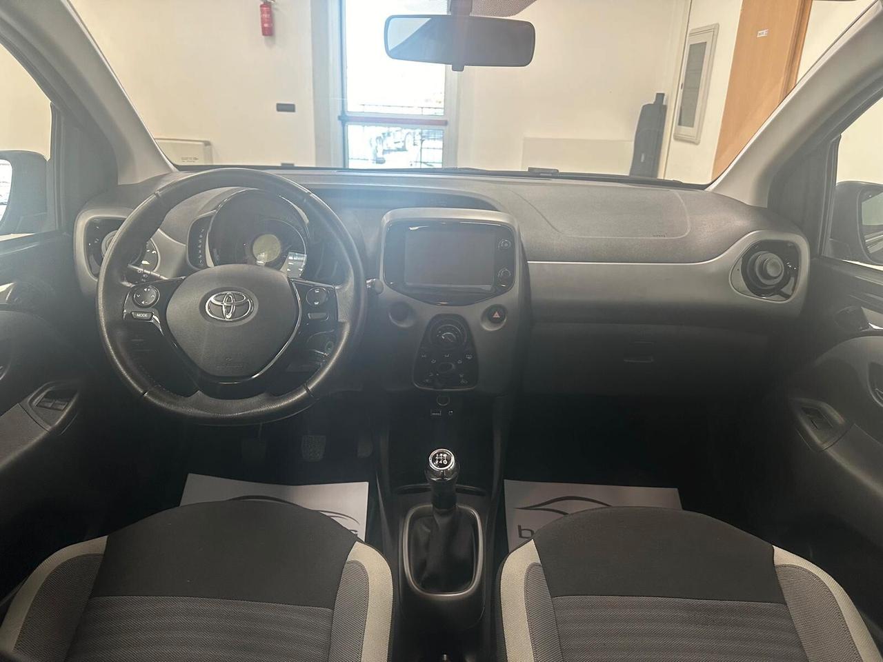 Toyota Aygo Connect 1.0 VVT-i 72 CV 5 porte x-clusiv MMT
