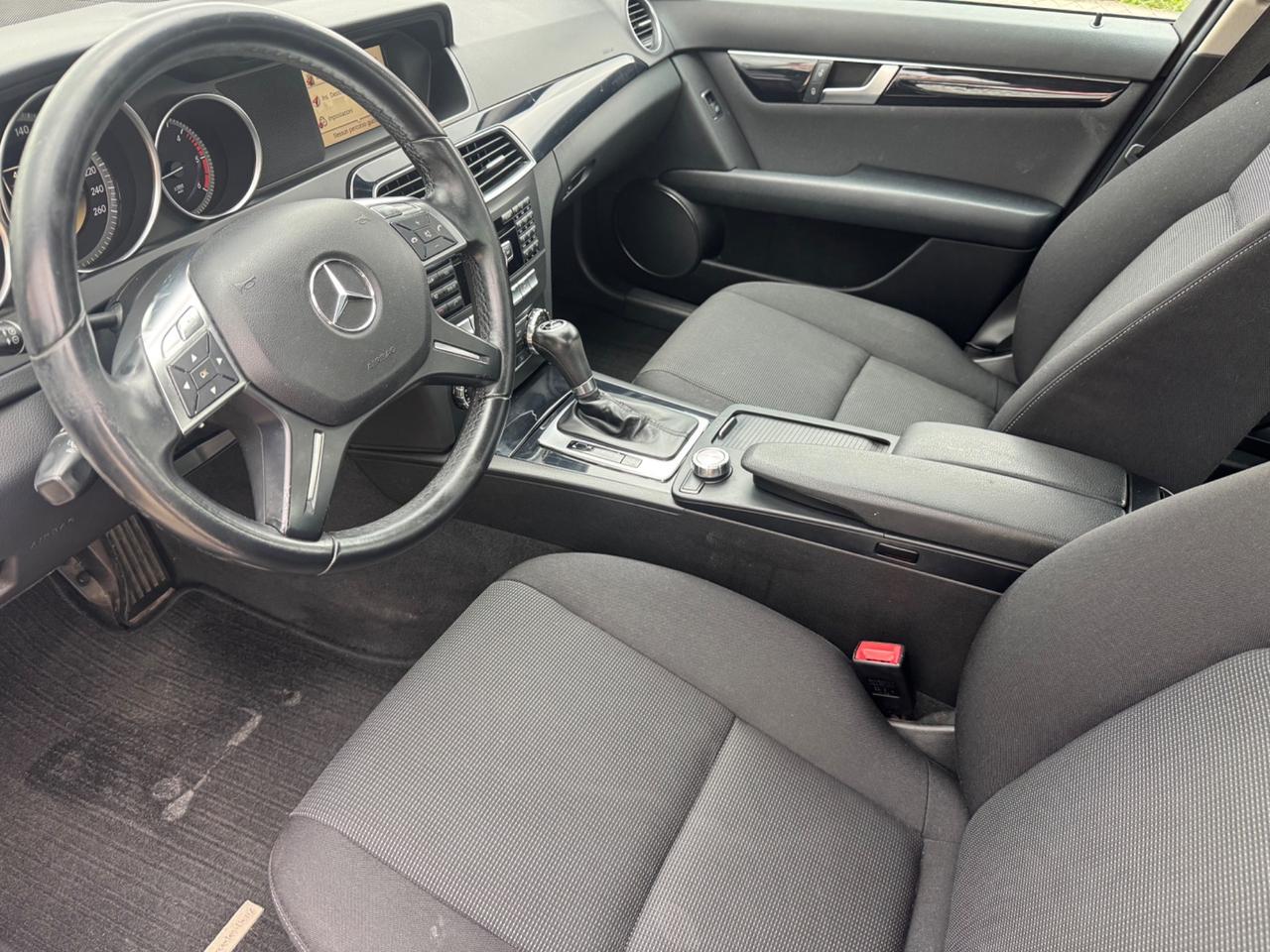 Mercedes-benz C 220 CDI BlueEFFICIENCY Avantgarde