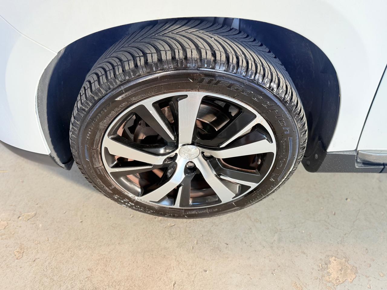 Peugeot 2008 1.6 e-HDi 115 CV Stop&Start Féline Neopatentati