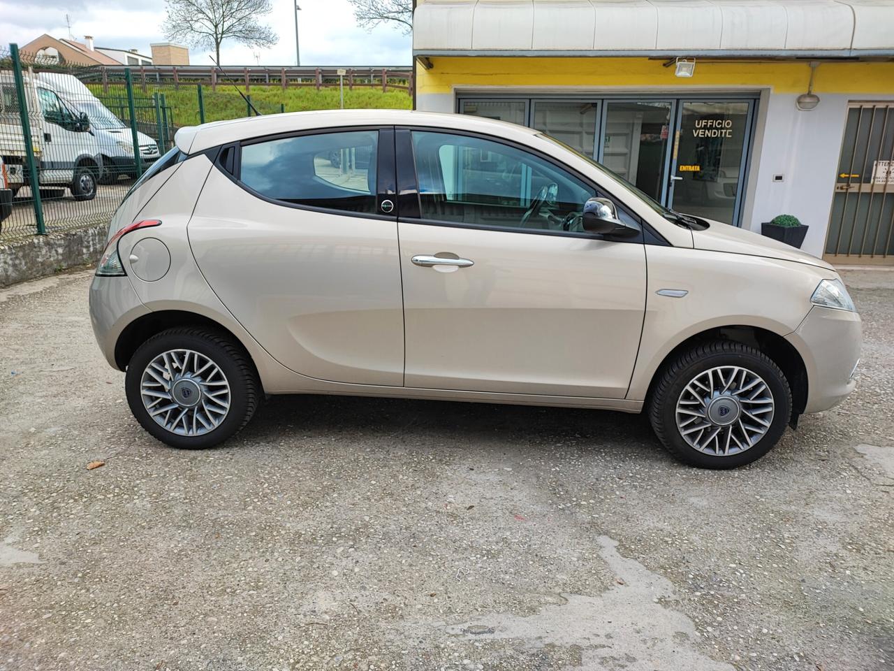 Lancia Ypsilon