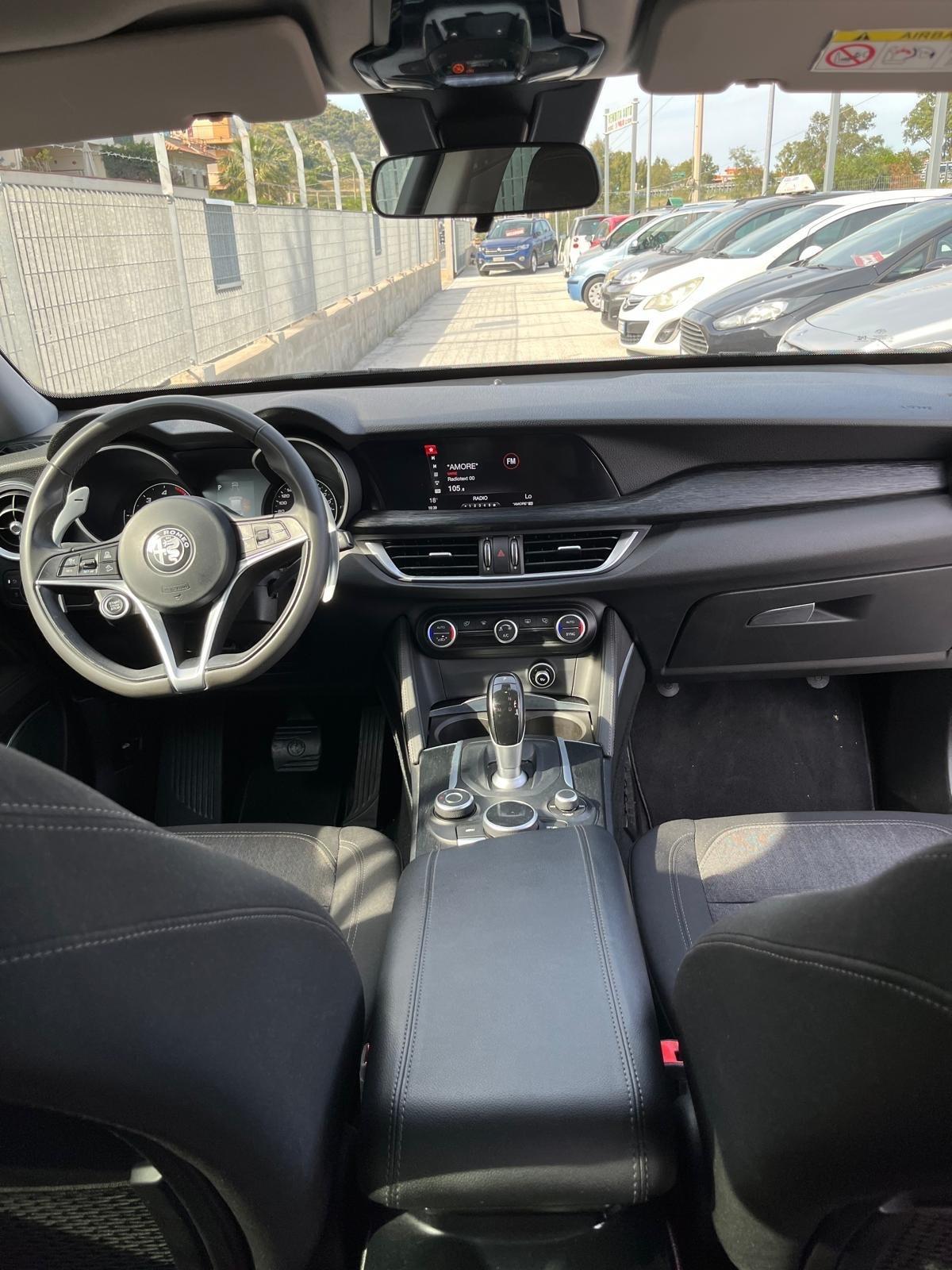 Alfa Romeo Stelvio 2.2 Turbodiesel 190 CV AT8 RWD Executive