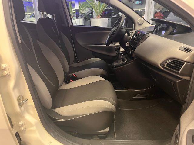 LANCIA Ypsilon 0.9 TwinAir 85 CV 5P. Metano Ecochic Silver