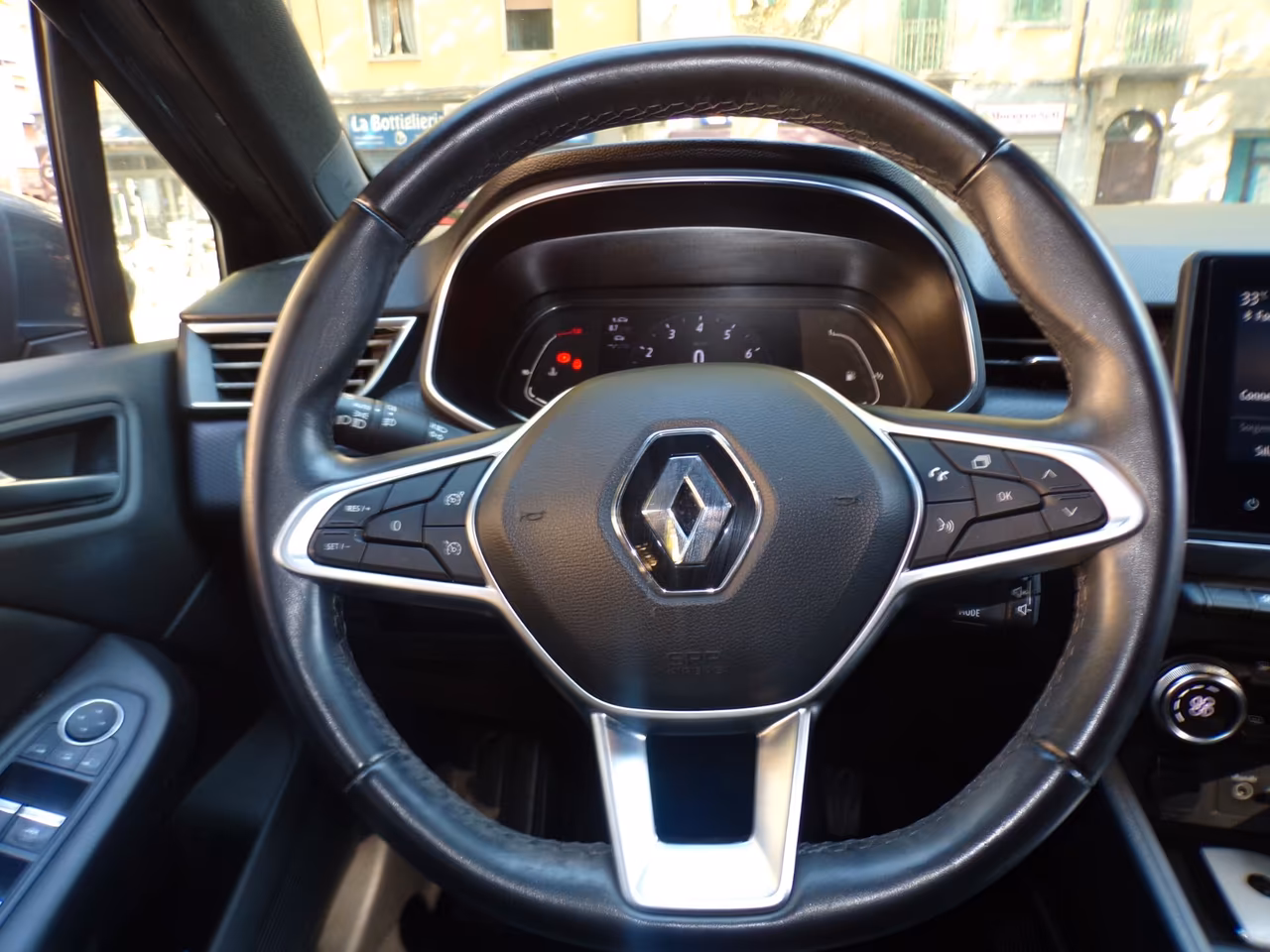 RENAULT CLIO INTENS 1 PROPRIETARIO | 85.500 KM | NOV.2019 BOOK SERVICE RENAULT | NEOPATENTATI