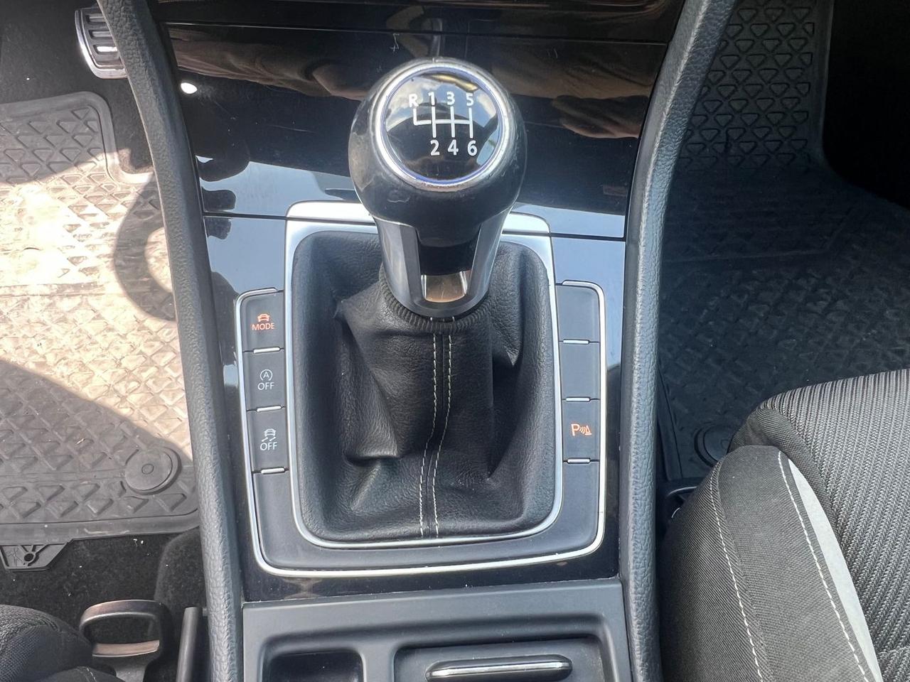 Volkswagen Golf 2.0 TSI R #10432