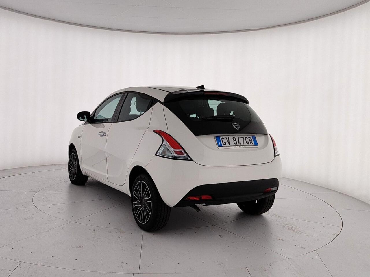 Lancia Ypsilon 1.0 FireFly 5 porte S&S Hybrid Oro