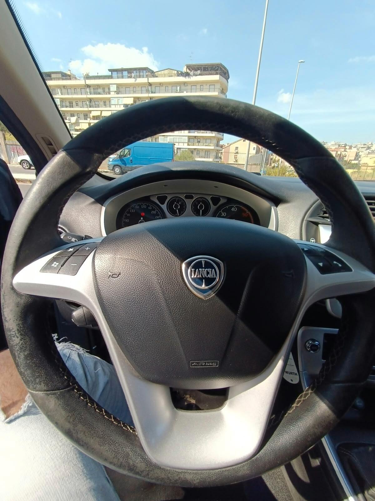 Lancia Delta 1.6 MJT DPF Platino POLTRONA FRAU