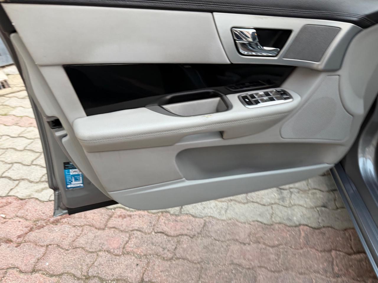 Jaguar XF 2.2 D 190 CV Prestige 2012