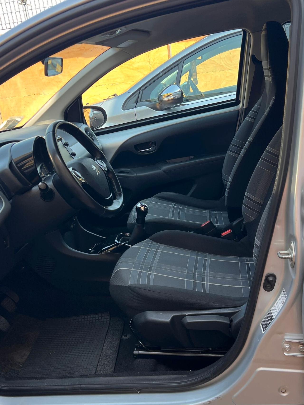 Peugeot 108 VTi 68 5 porte Roland Garros Top
