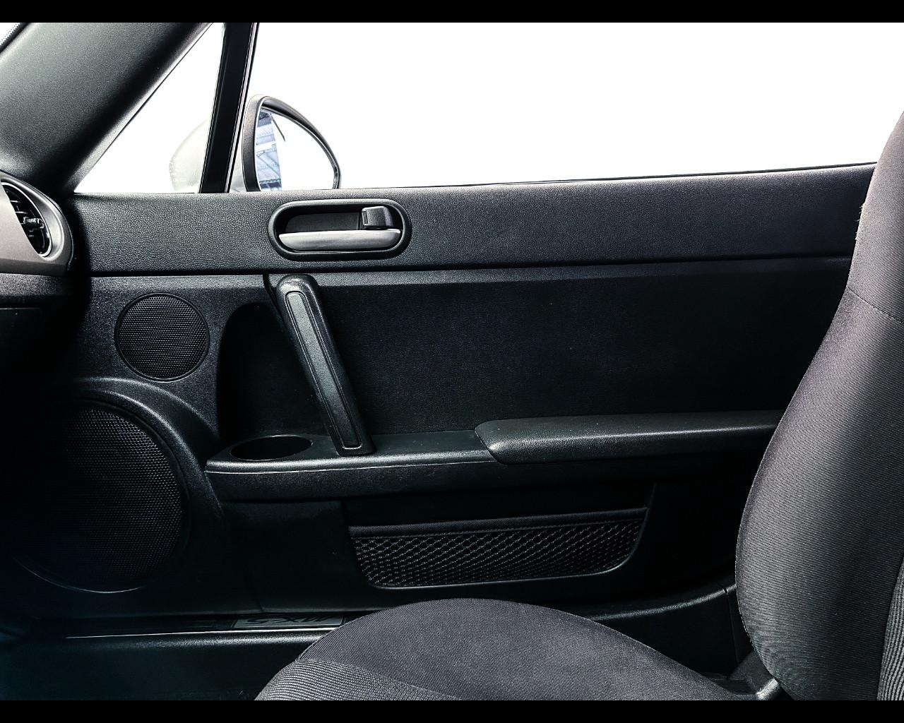 MAZDA MX-5 1.8 Center-Line Roadster Coupe