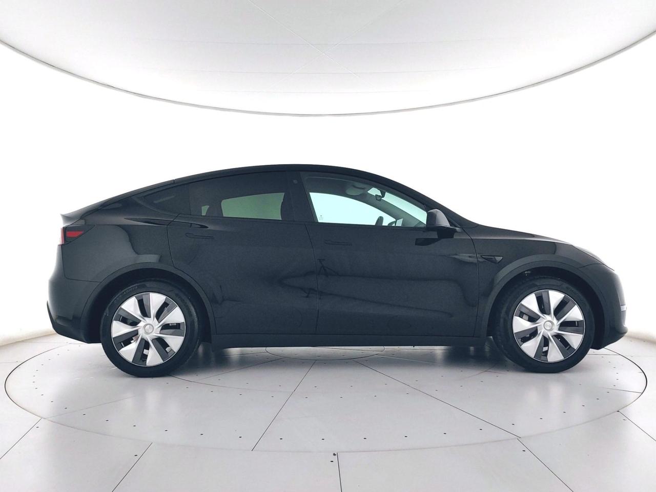 TESLA Model Y Long Range Dual Motor awd AUTOPILOT AZIENDALE IVA ESPOSTA