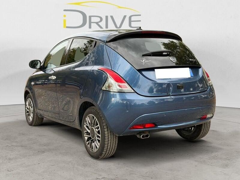 Lancia Ypsilon 1.0 FireFly Hybrid GOLD.