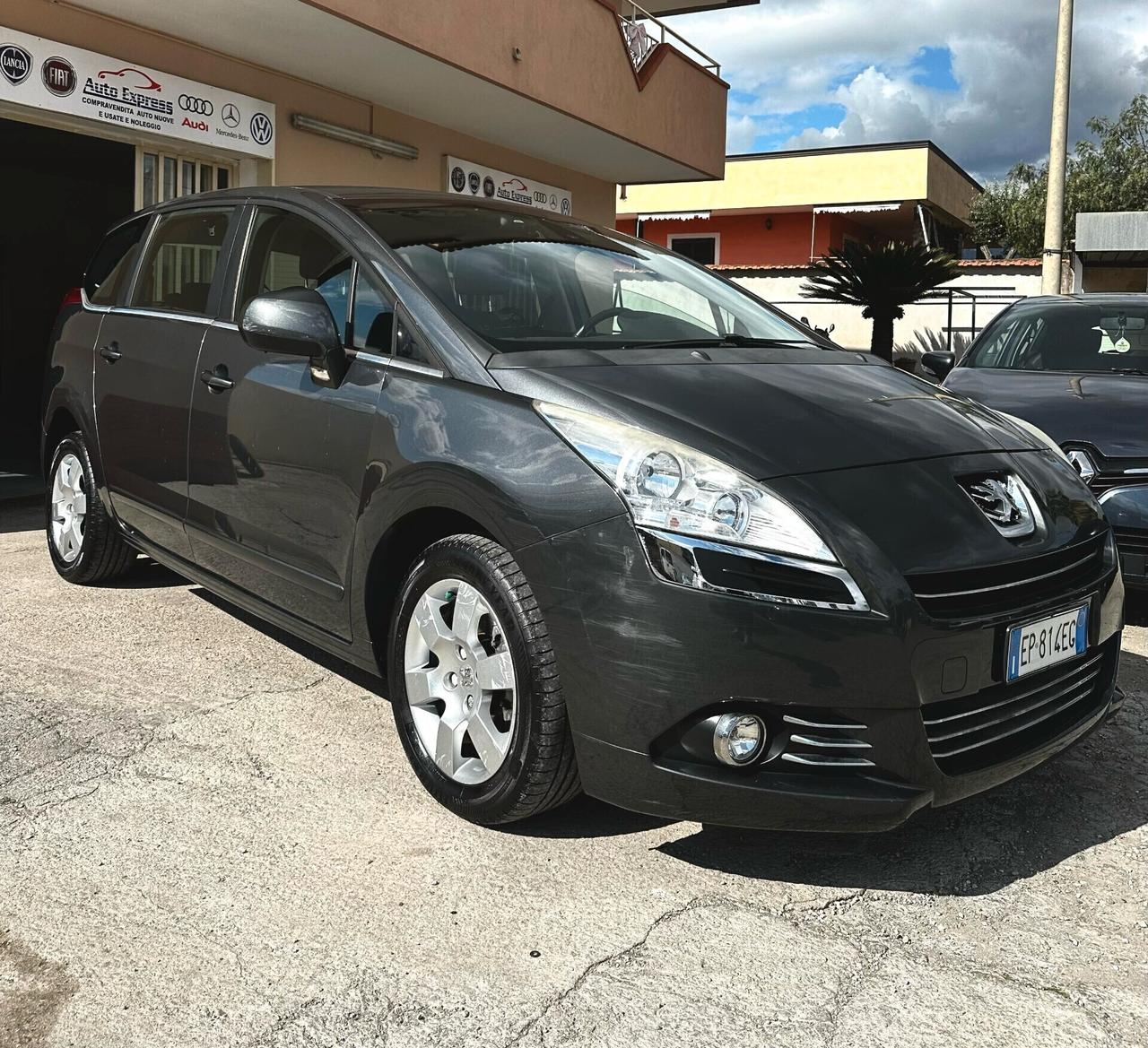 Peugeot 5008 1.6 HDI 115CV 7 POSTI STOPESTART CAMBIO ROBOTIZZATO