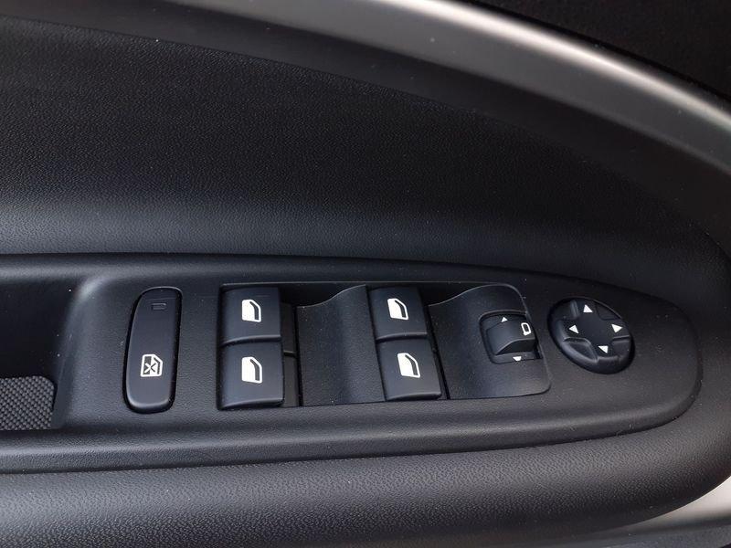 Jeep Avenger 1.2 Turbo Altitude KM 11.700 CERTIFICATI