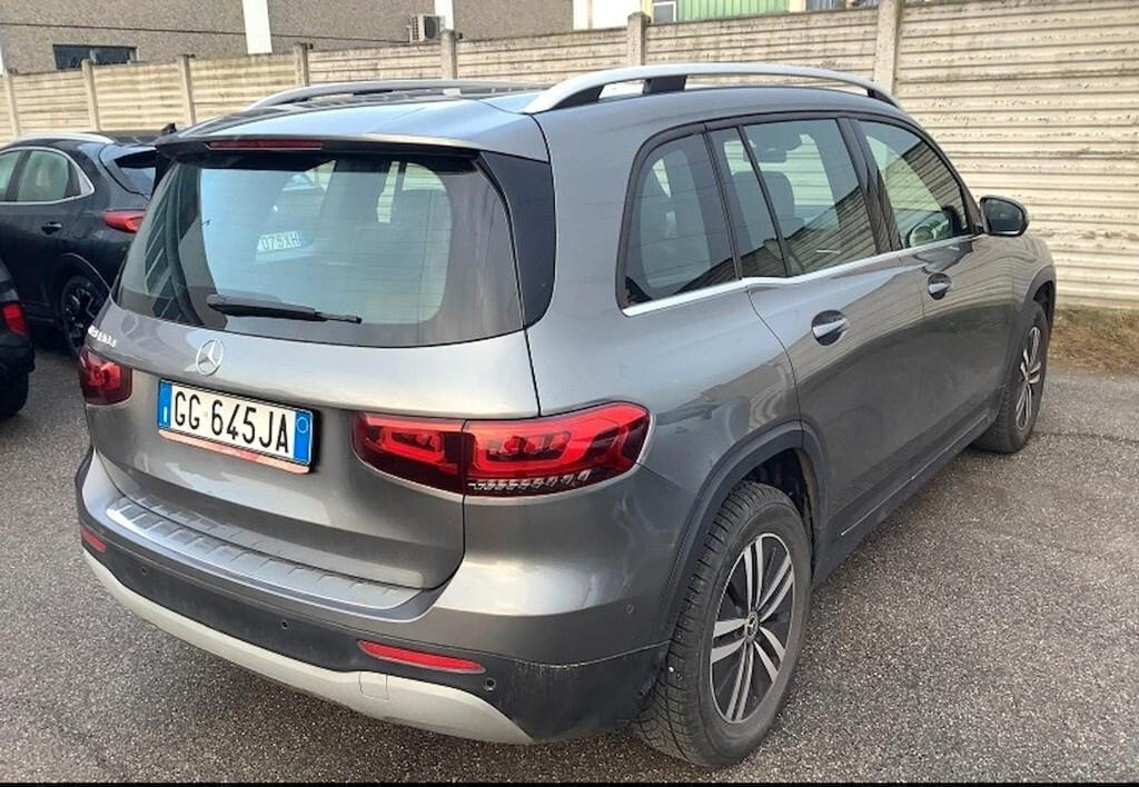 MERCEDES-BENZ GLB 180D 116CV AUTOMATIC BUSINESS EXTRA ( FARI LED - PELLE - NAVI - PARK ASSIST - TELECAMERA POST. )