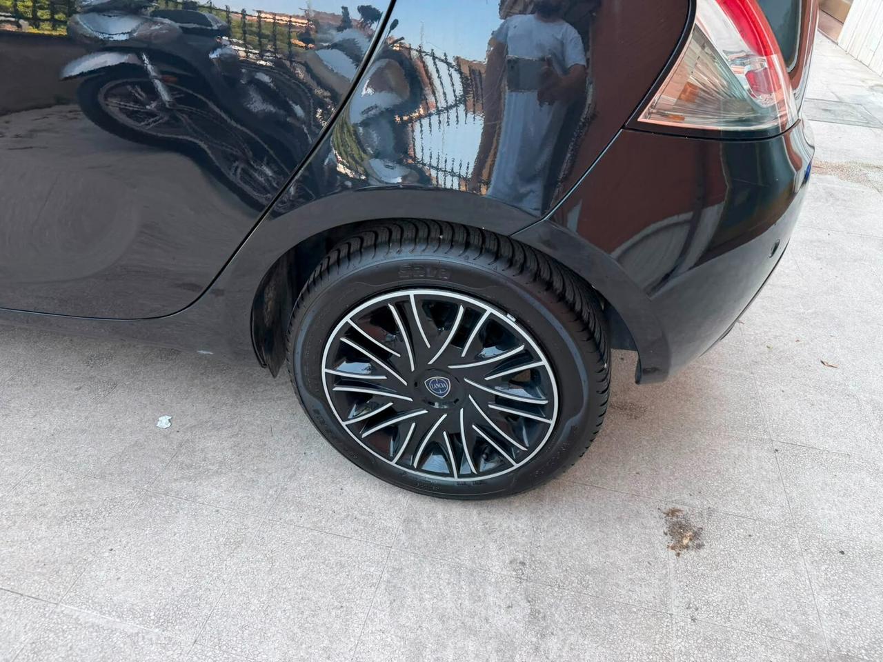 Lancia Ypsilon 1.0 FireFly 5 porte S&S Hybrid Ecochic Gold