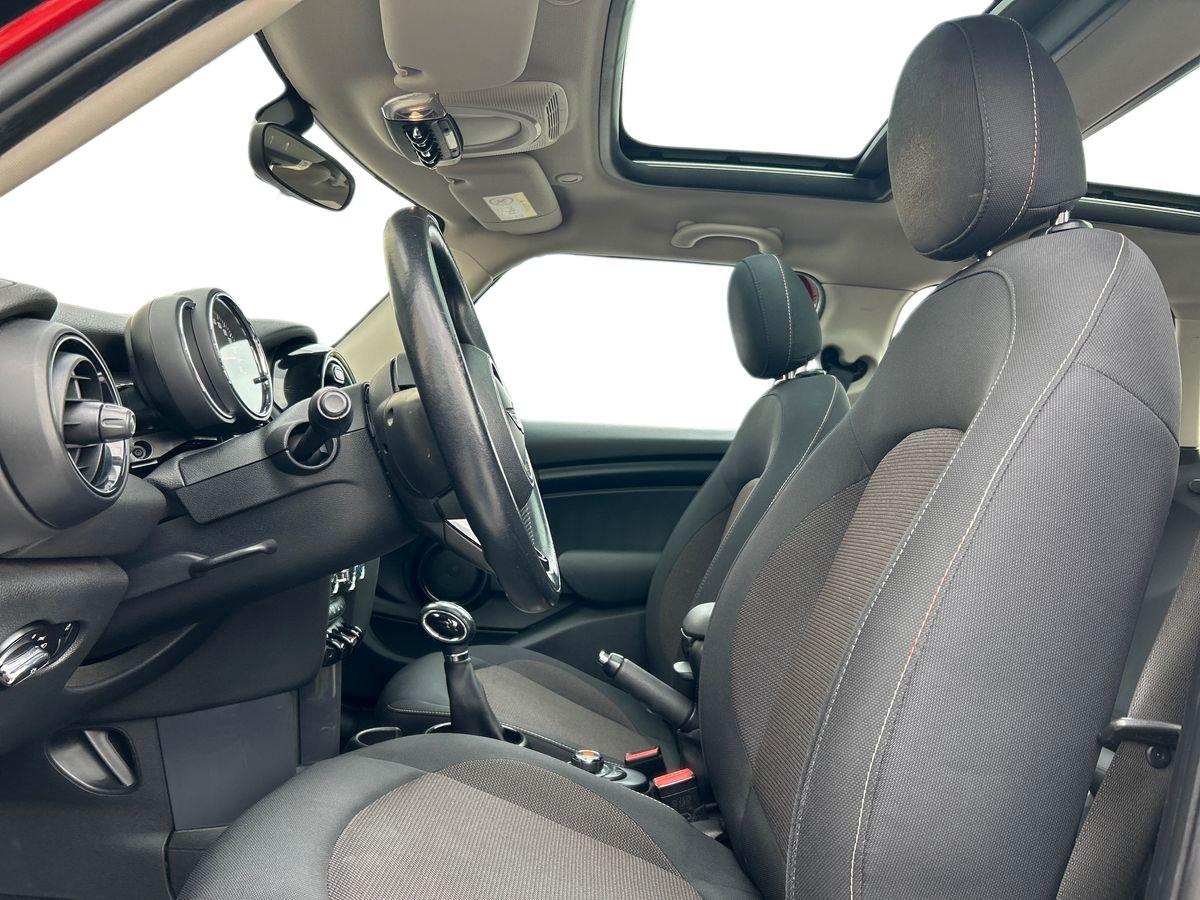 MINI Mini IV F55-F56 2014 - Mini 1.5 Cooper D Business 5p auto