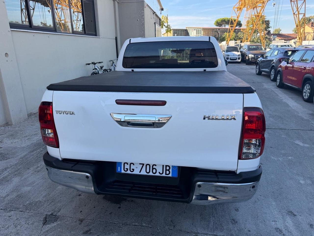 TOYOTA Hilux 2.4 D-4D 4WD 4 porte Double Cab Executive