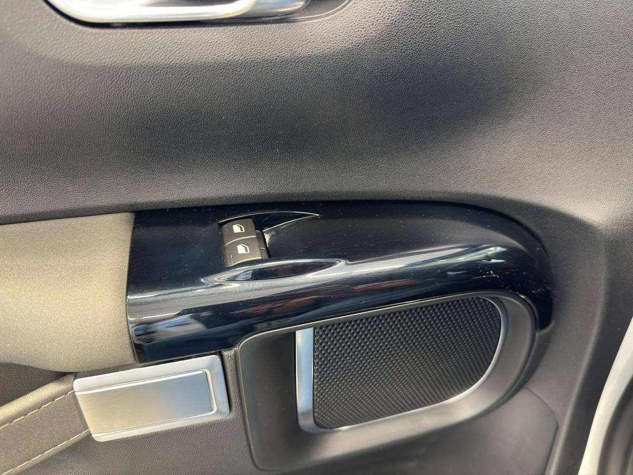 Citroen C4 Cactus 1.2 puretech Shine s&s 110cv ea