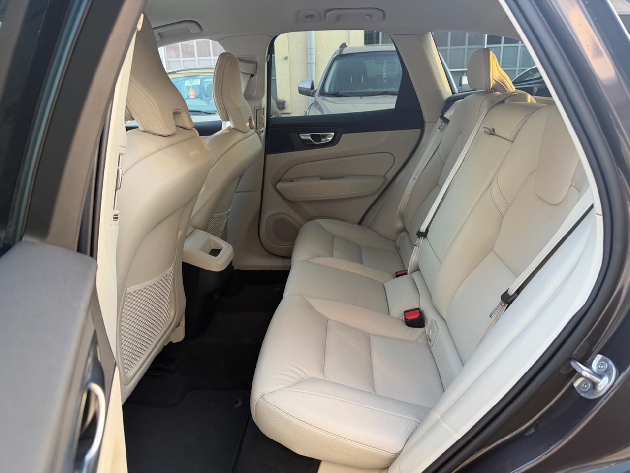 Volvo XC60 B5 AWD Ultimate Dark 2021