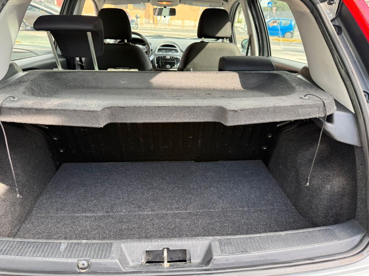 Fiat Punto 1.4 8V 2018 tagliandata e garantita