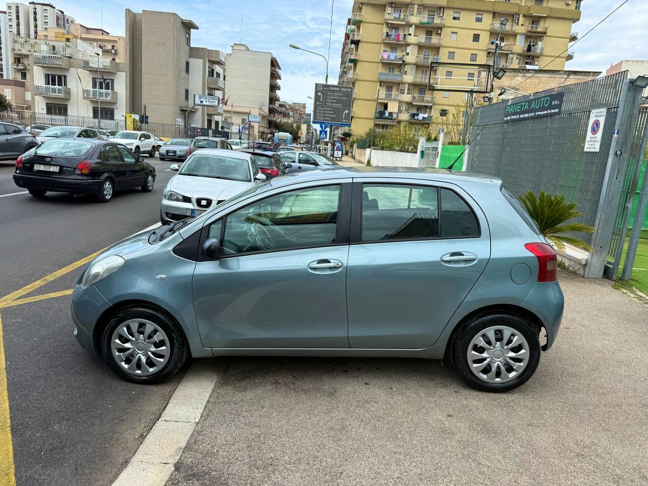 Toyota Yaris 1.0 5 porte