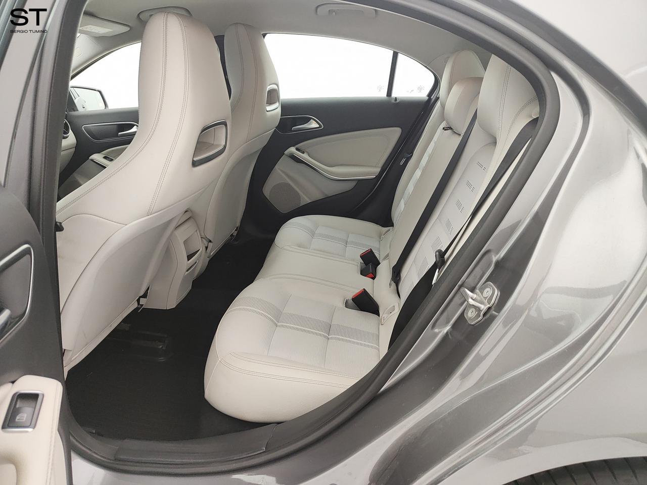 Mercedes-Benz Classe A (W176) - A 200 d Premium