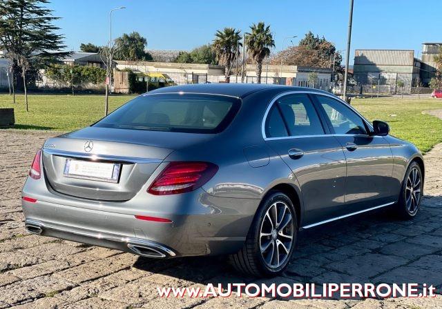 MERCEDES-BENZ E 220 d Sport (Virtual/Navi/Retro/LED)