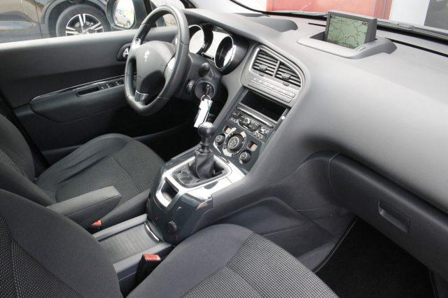 PEUGEOT 5008 1.6 HDi 115CV Business 7 POSTI