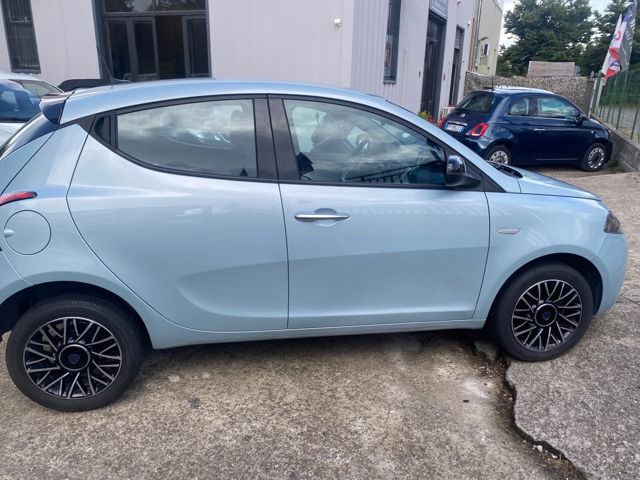Lancia Ypsilon 1.0 FireFly 5 porte S&S Hybrid Gold
