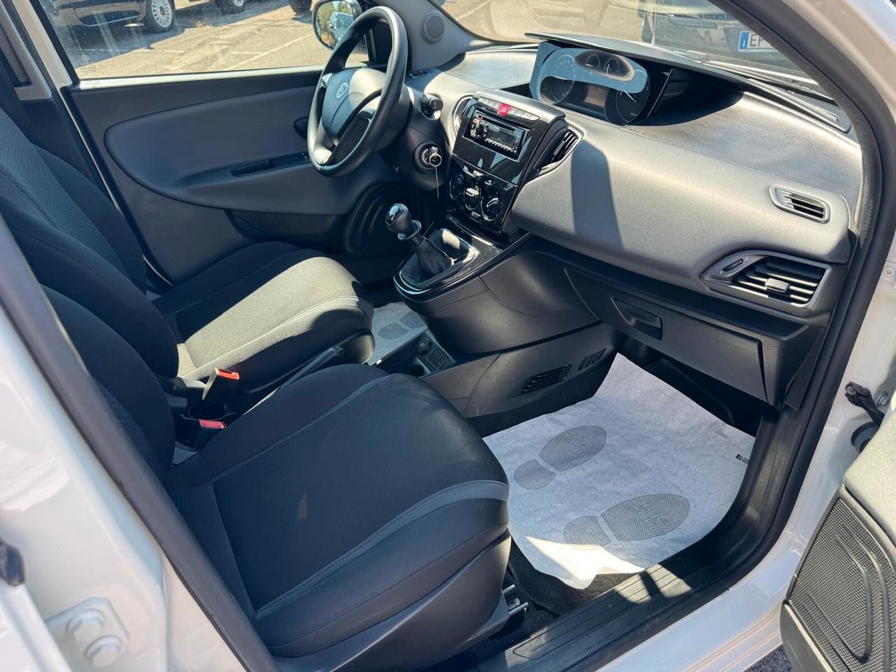 Lancia Ypsilon 1.2 BENZINA 69CV SILVER 2016