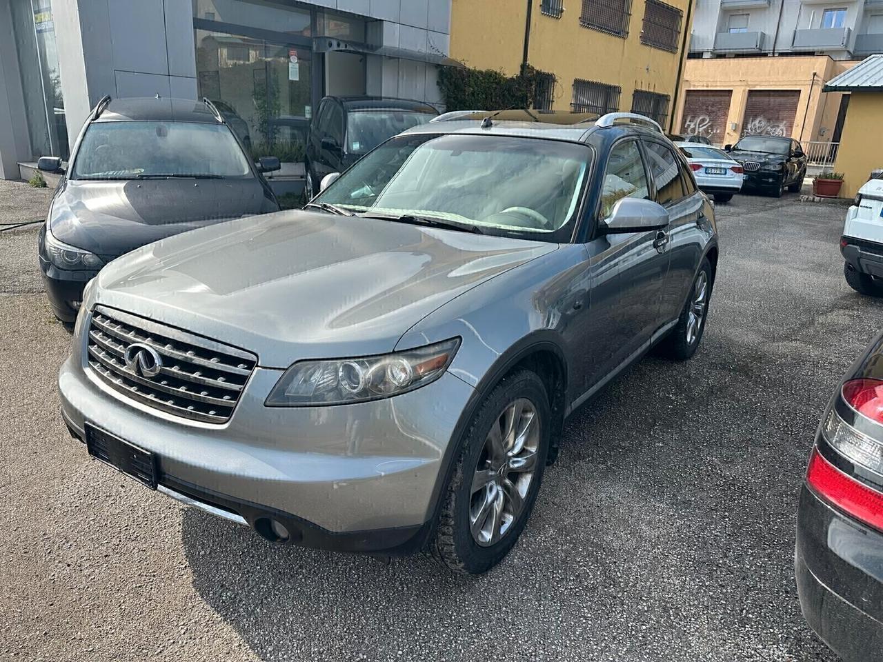 Infiniti FX 35 GPL GANCIO TRAINO