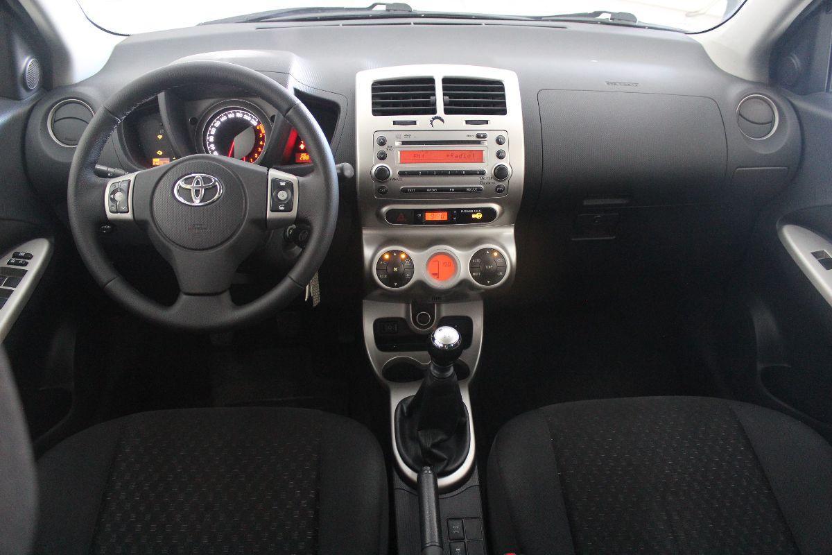 TOYOTA - Urban Cruiser - Cruiser 1.4 D-4D AWD Sol